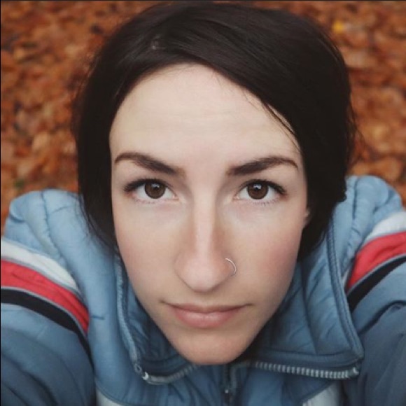 Meet your Posher, Marena - Picture 2 of 2